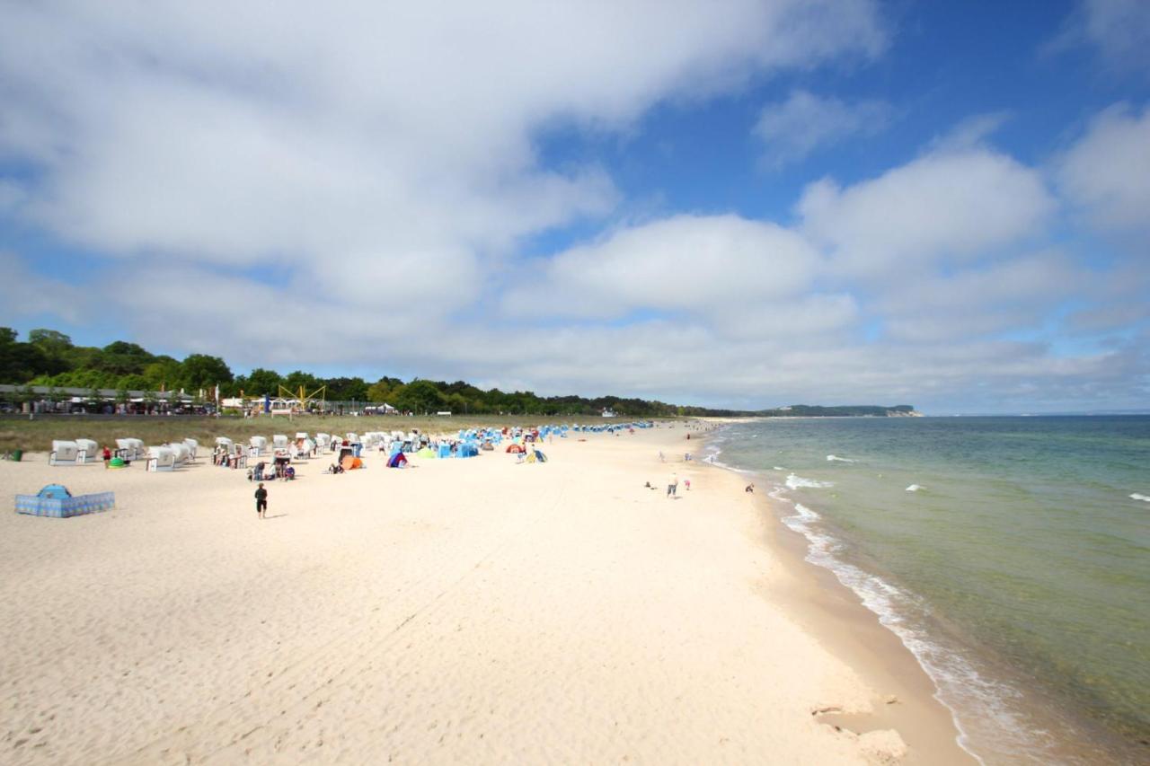 Strandnah Mit Terrasse, Gratis Nutzung Vom Ahoi Erlebnisbad Und Sauna In Sellin - Strandhaus Moenchgut Fewo06 Lobbe Bagian luar foto