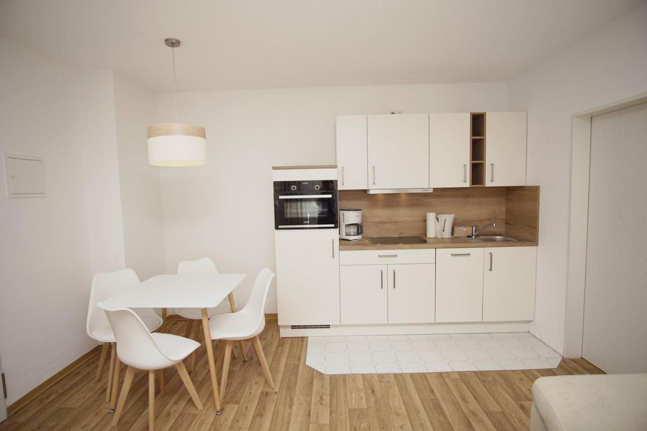 Strandnah Mit Terrasse, Gratis Nutzung Vom Ahoi Erlebnisbad Und Sauna In Sellin - Strandhaus Moenchgut Fewo06 Lobbe Bagian luar foto