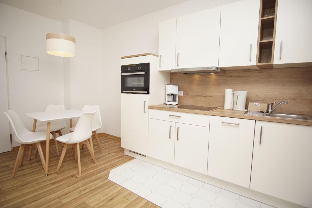 Strandnah Mit Terrasse, Gratis Nutzung Vom Ahoi Erlebnisbad Und Sauna In Sellin - Strandhaus Moenchgut Fewo06 Lobbe Bagian luar foto